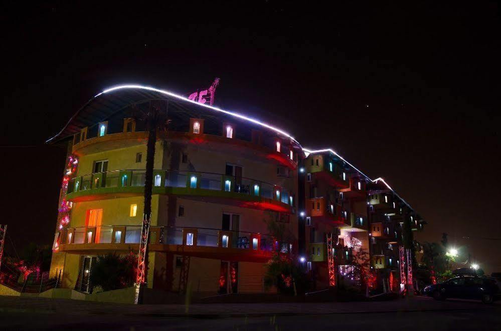 Lilalo Ηotel Paralía Exterior foto