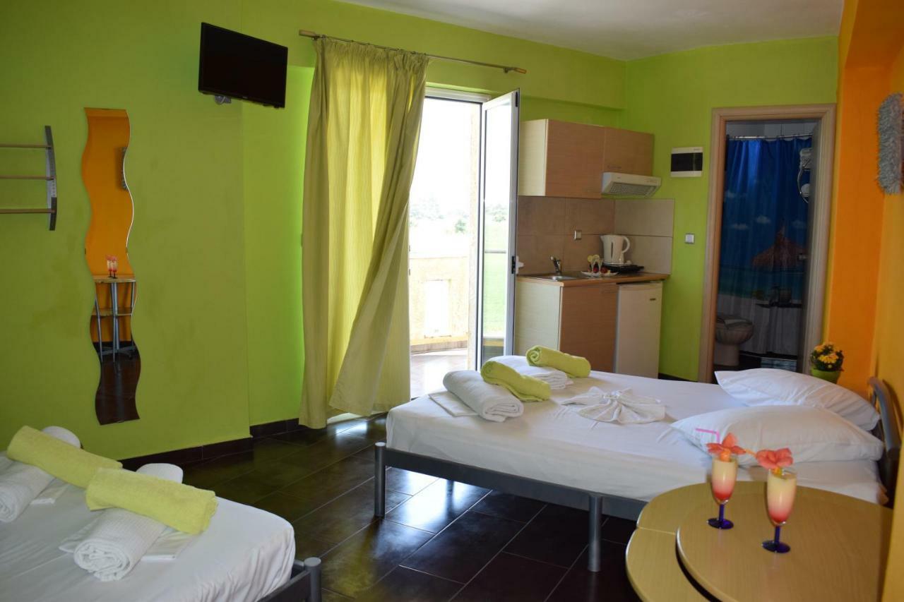 Lilalo Ηotel Paralía Exterior foto
